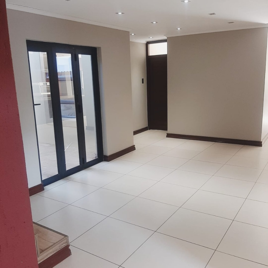 7 Bedroom Property for Sale in Amalinda Eastern Cape